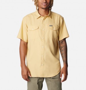 Columbia Utilizer™ II Solid Short Sleeve Men Shirts Yellow | 14824221